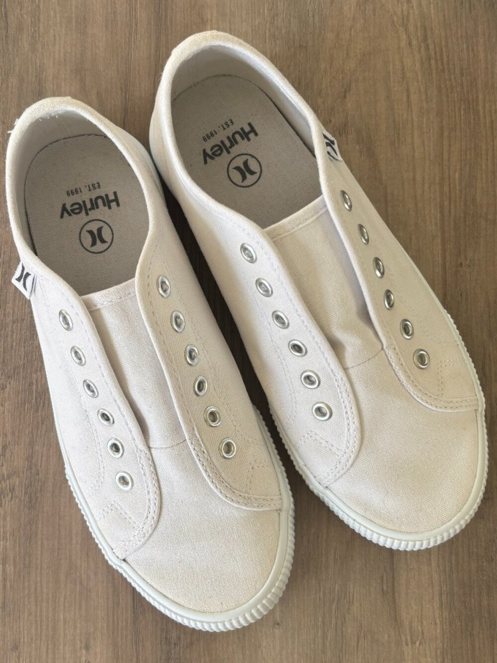 Hurley White Canvas Slip On Sneakers Womens Size 6 Minimal Casual